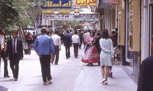 نوستالژی بازی با هفته-۲؛ یکی، دو سال قبل از انقلاب اوضاع بازار خودرو و مهاجرت چگونه بود؟