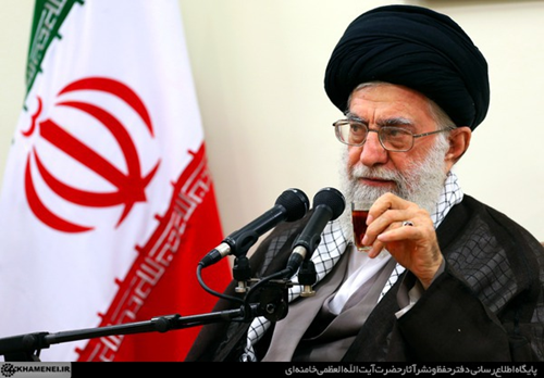 مشاور خامنه‌ای: دلار ۱۰۰ هزار تومان هم بشود تقصیر ما نیست